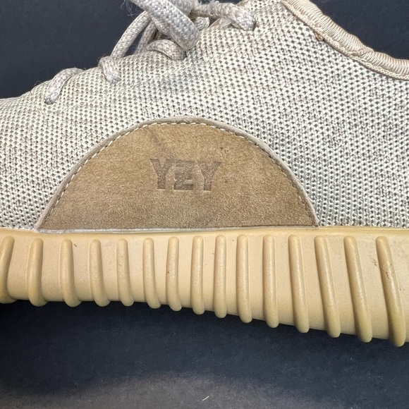 Adidas Yeezy Boost 350 V2 Size 7.5 Low Cream Triple White CP9366 Ape 779001 - Picture 10 of 11